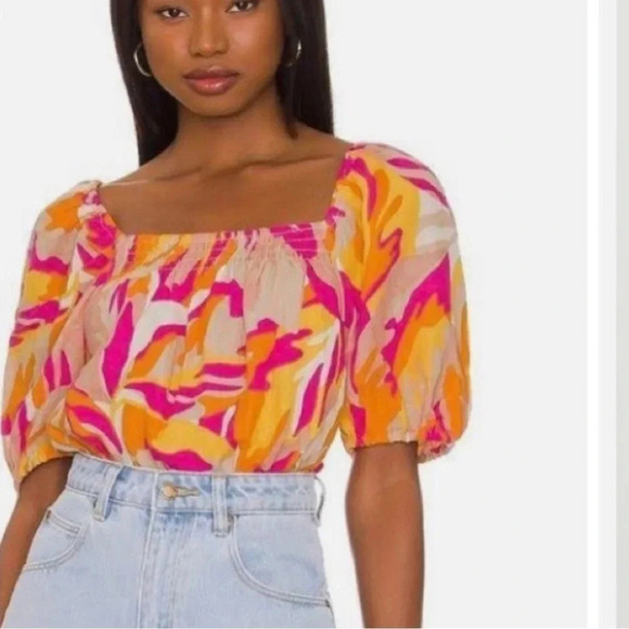 Sanctuary Woman’s multicolor top. On or off the shoulder. XS - Picture 1 of 8